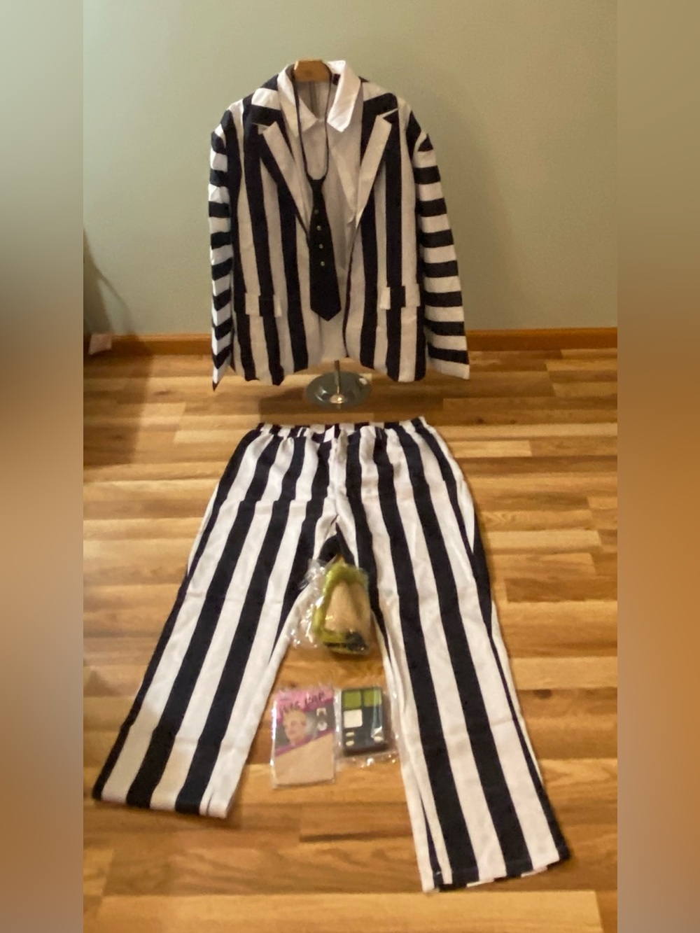Beetle Juice Suit Jacket and Pants Set With Accessories Size Large NWOT